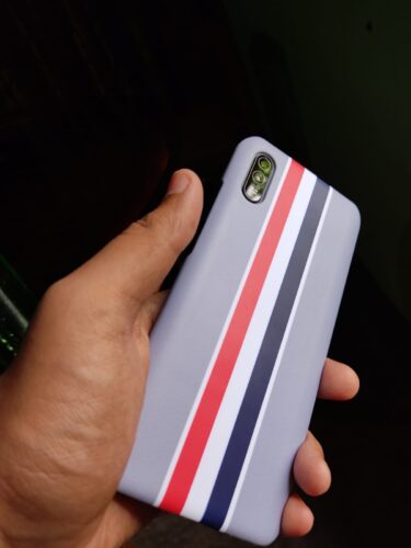 Blue And Maroon Stripe Printed Matte Hard Case photo review
